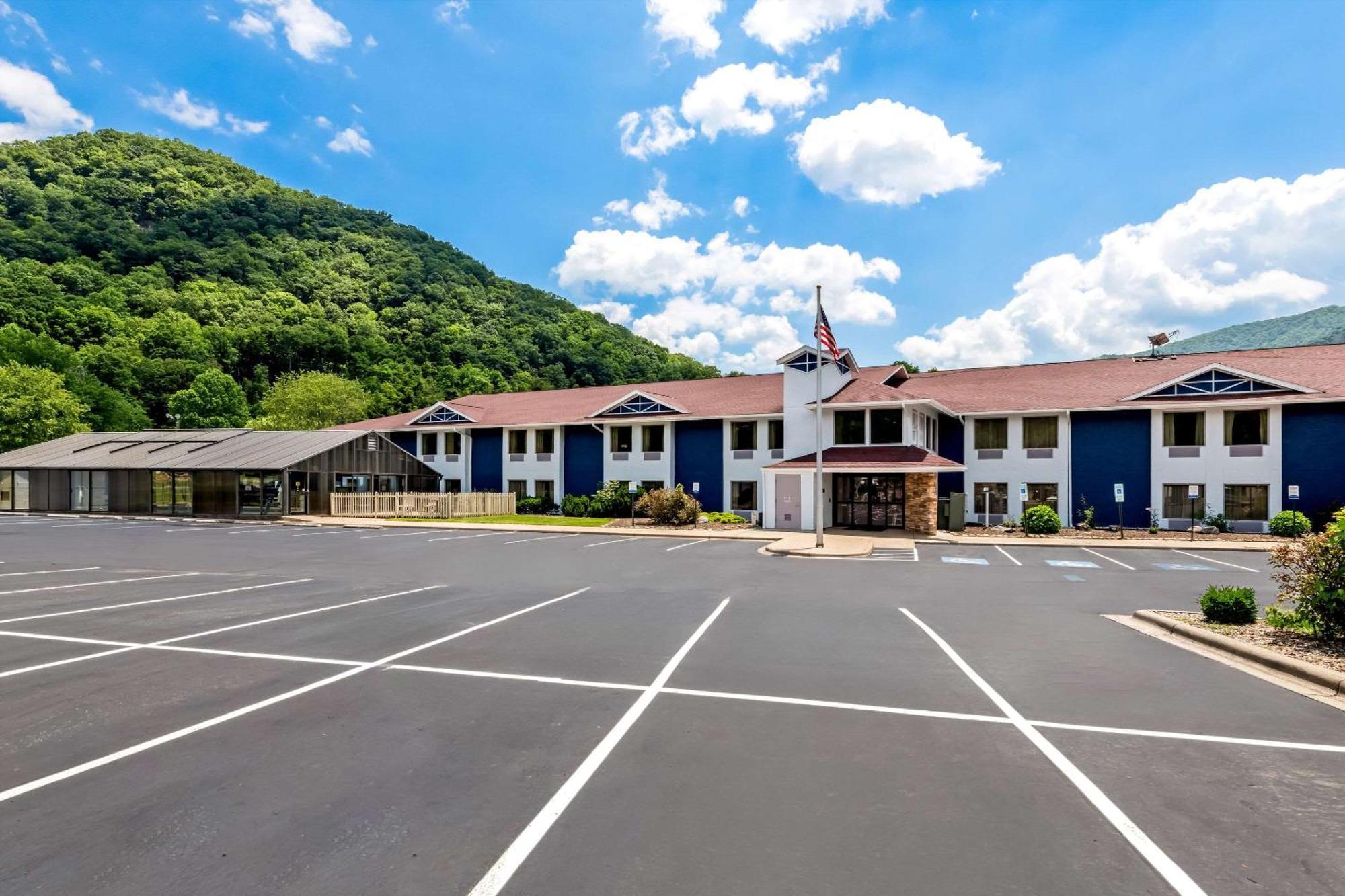 Comfort Inn Near Great Smoky Mountain National Park Maggie Valley Buitenkant foto